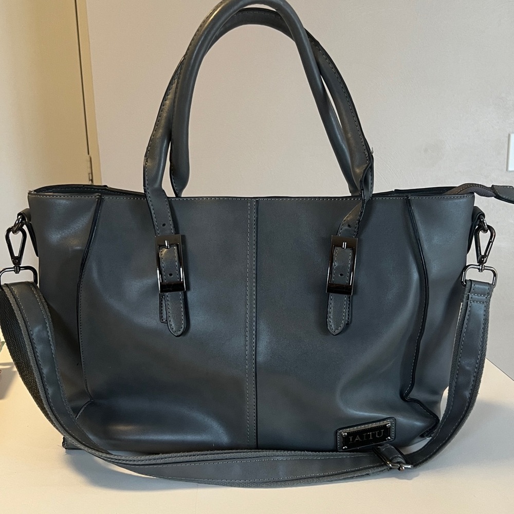 IAITU Grey Laptop Bag Beautiful EUC